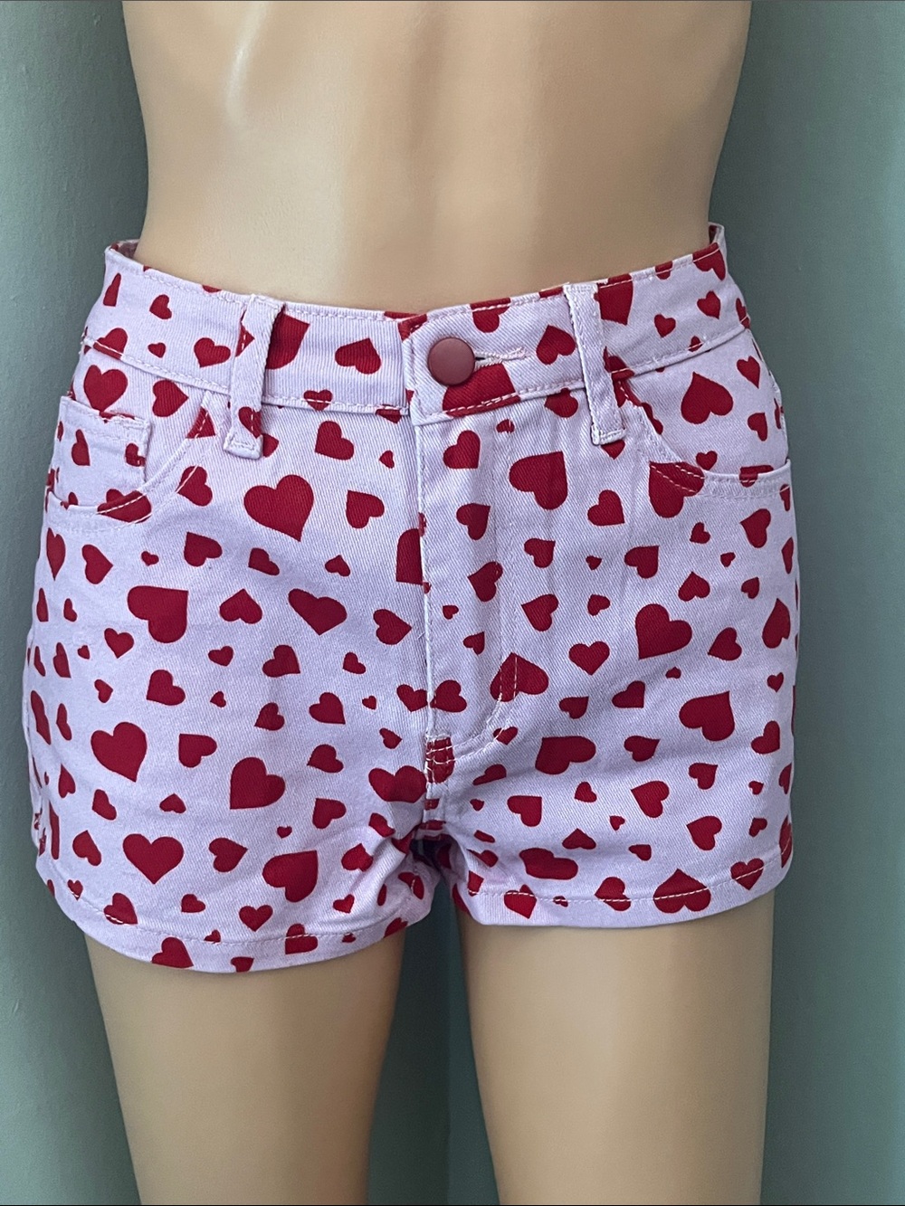 ‼️NWT‼️Dolls Kill X Sugar Thrillz Love Surrounds Me Mom Heart Shorts Pink Small